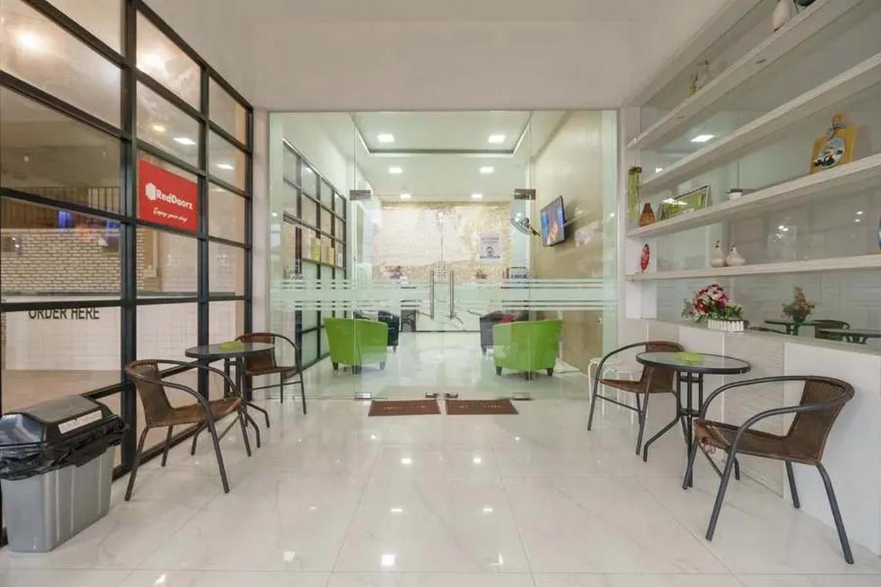 Reddoorz Plus @ Cemara Asri Medan Exterior photo