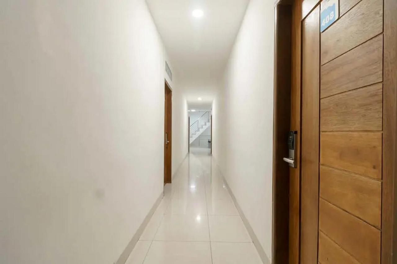 Reddoorz Plus @ Cemara Asri Medan Exterior photo