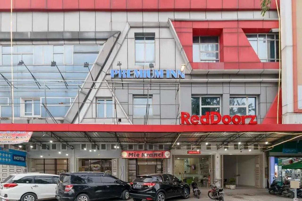 Reddoorz Plus @ Cemara Asri Medan Exterior photo