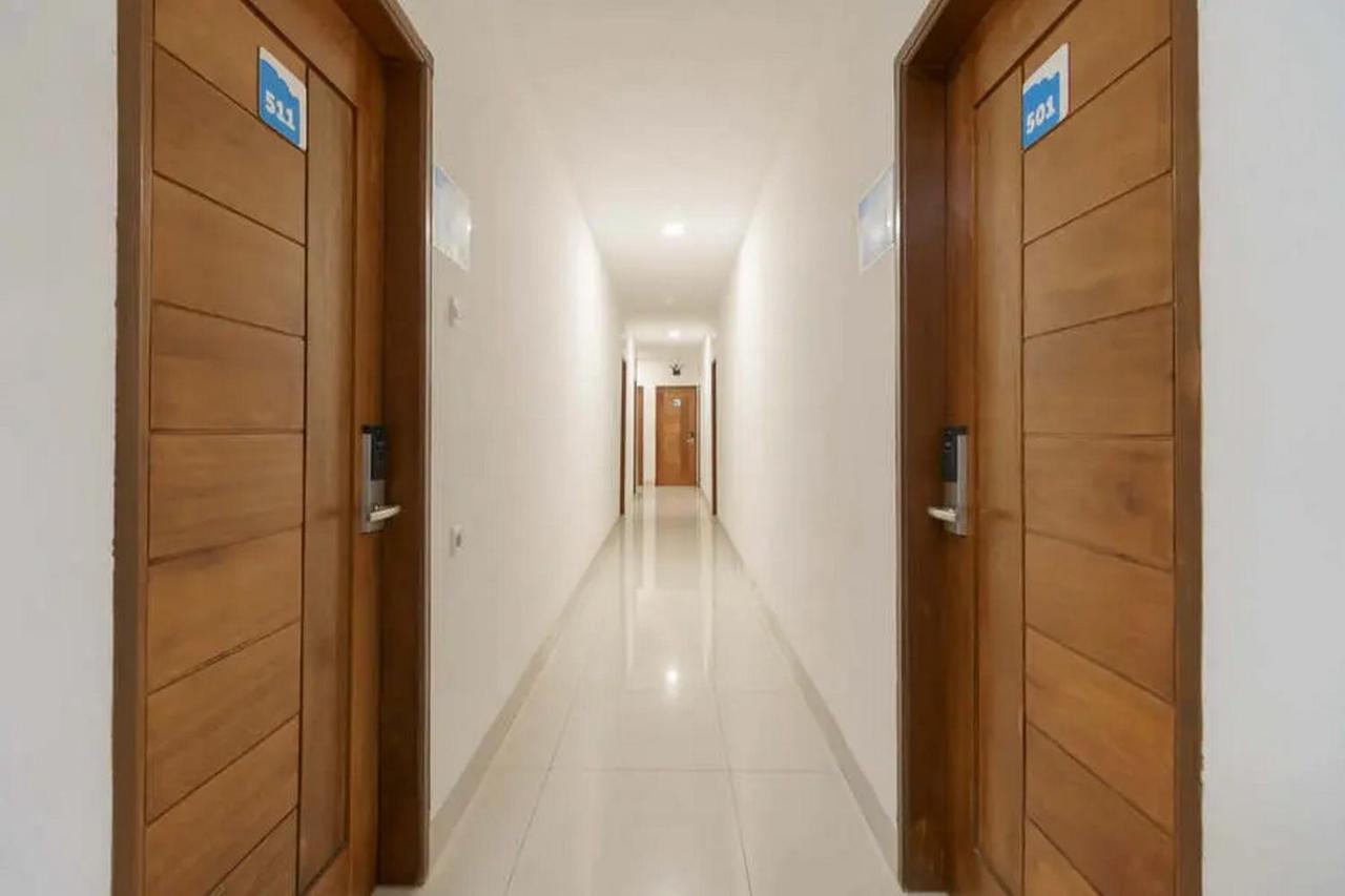 Reddoorz Plus @ Cemara Asri Medan Exterior photo